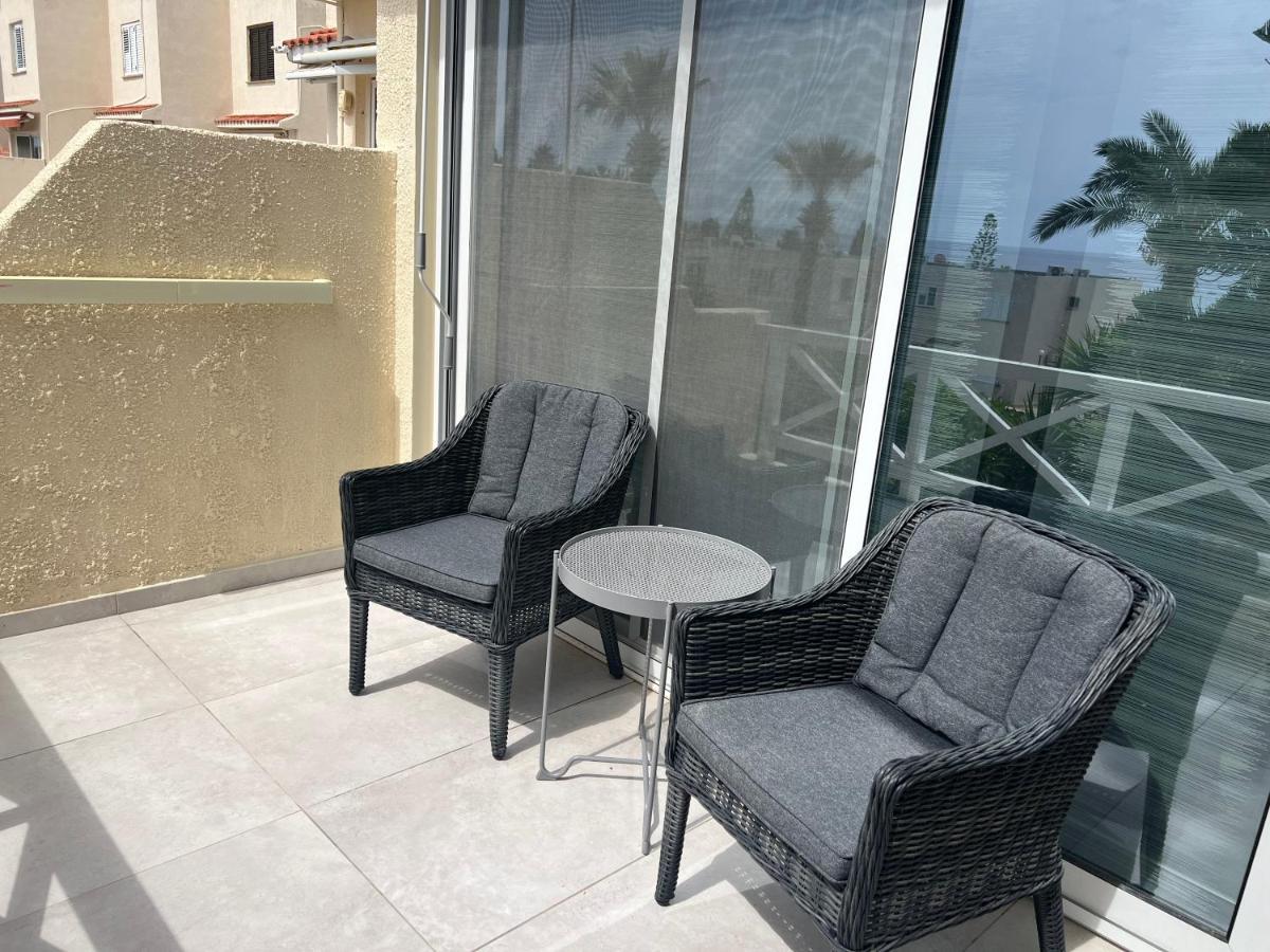 Modern Seaview Townhouse In Coral Bay (Adults Only) Apartment Peyia Exterior photo